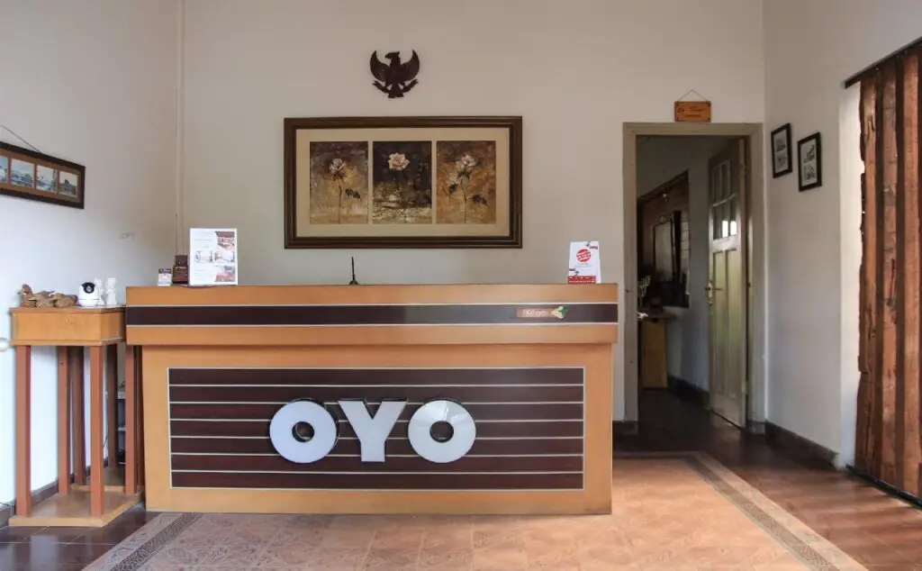 Бандунг: De' Tropis Family Guest House