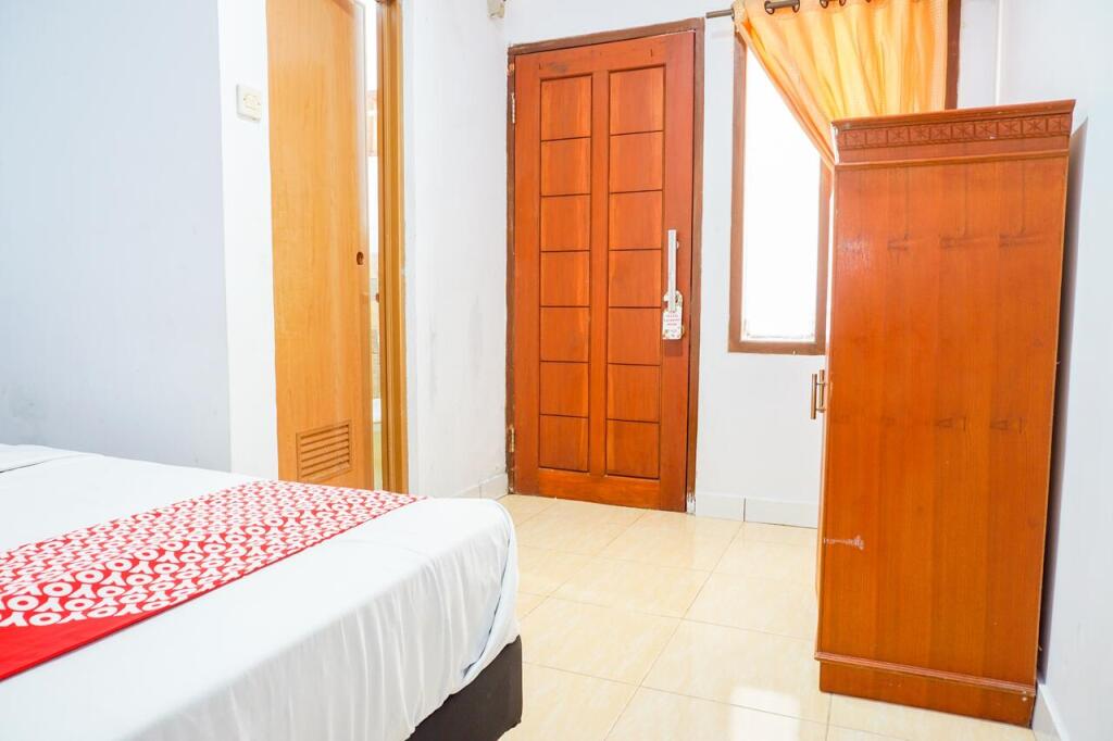 Бандунг: OYO 569 Cigadung Guest House Syariah