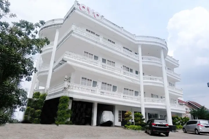 Маланг: Oyo 696 Hasanah Guest House Syariah de Saphire