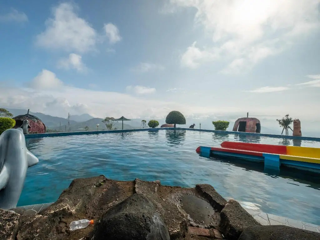 Пацет: OYO 705 Puncak Darajat Resort