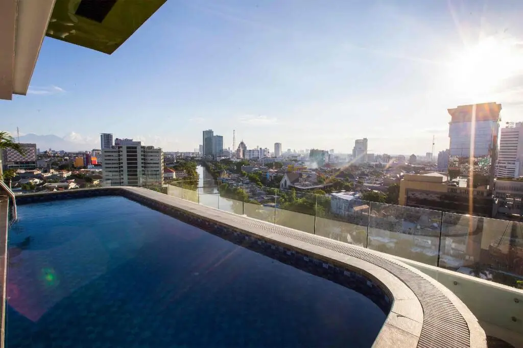 Сурабая: The Life Styles Hotel Surabaya