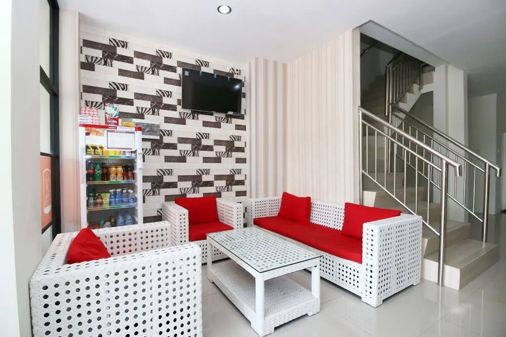 Сурабая: Airy Rungkut Madya M1 Surabaya