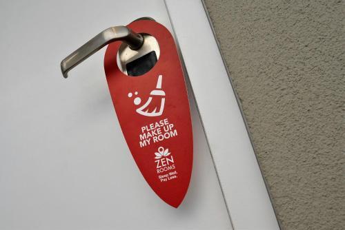 Маланг: ZEN Hostel Alun-Alun Sarinah