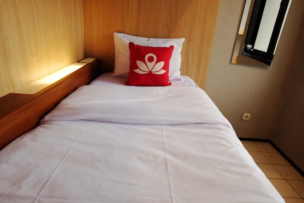Маланг: ZEN Hostel Alun-Alun Sarinah