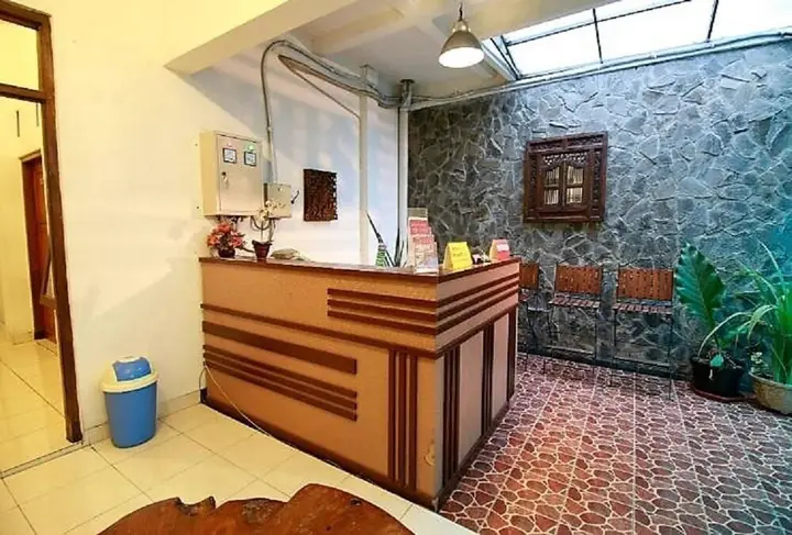 Депок: OYO 418 Setra House