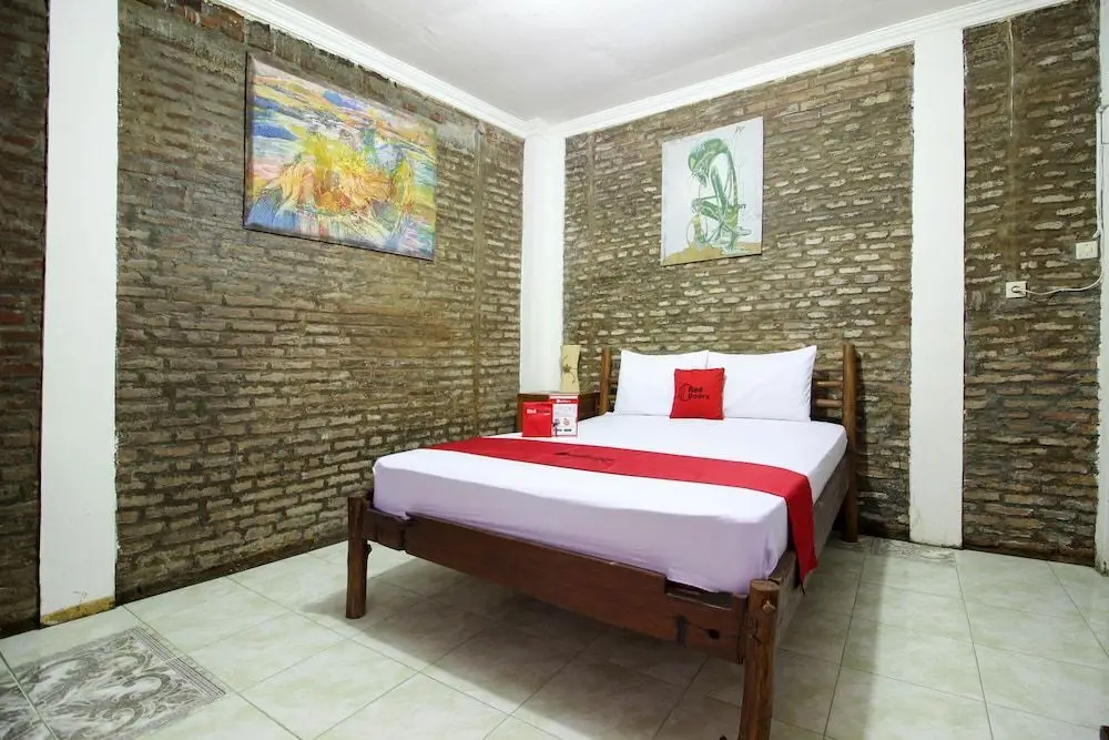 Джокьякарта: RedDoorz near Rumah Sakit Wirosaban