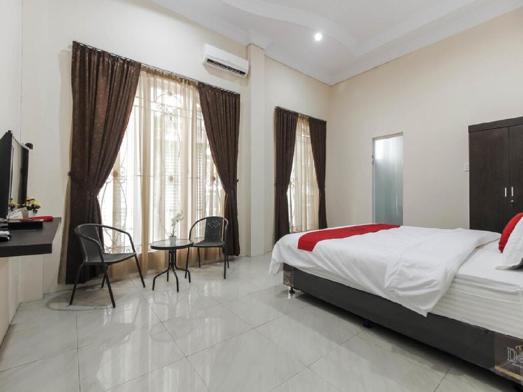 Медан: RedDoorz near Grand Palladium