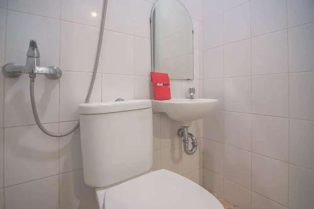 Джакарта: RedDoorz near RS Husada