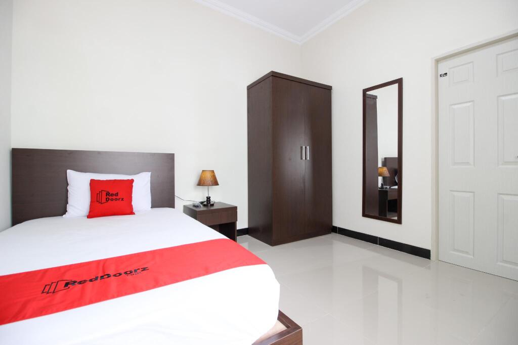 Депок: Urbanview Hotel Syariah Casa Azmya Yogyakarta