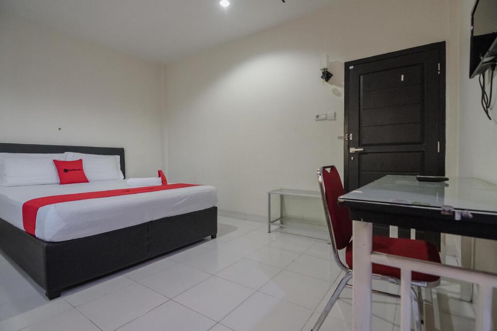 Джамби: RedDoorz Syariah near Jamtos Jambi