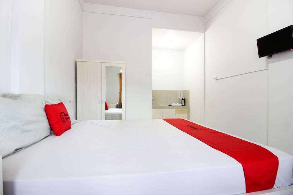 Батуретно: RedDoorz Syariah @ Griya Izzara Guest House