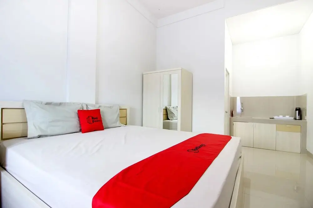 Батуретно: RedDoorz Syariah @ Griya Izzara Guest House