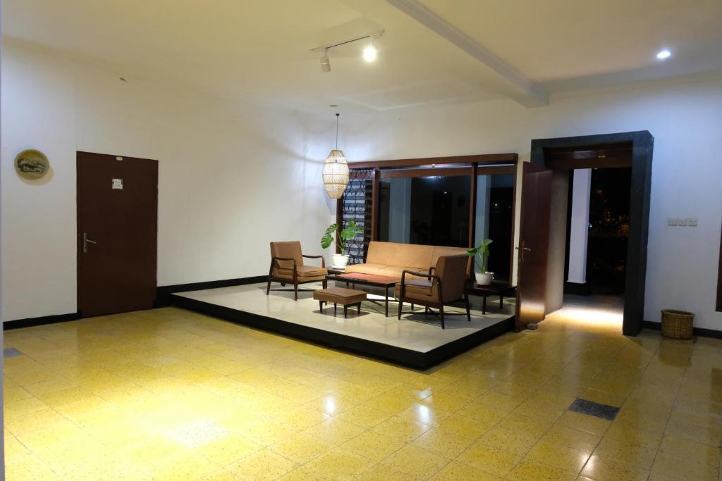 Бандар-Лампунг: Rarem Bed and Breakfast
