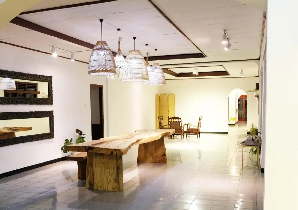 Бандар-Лампунг: Rarem Bed and Breakfast