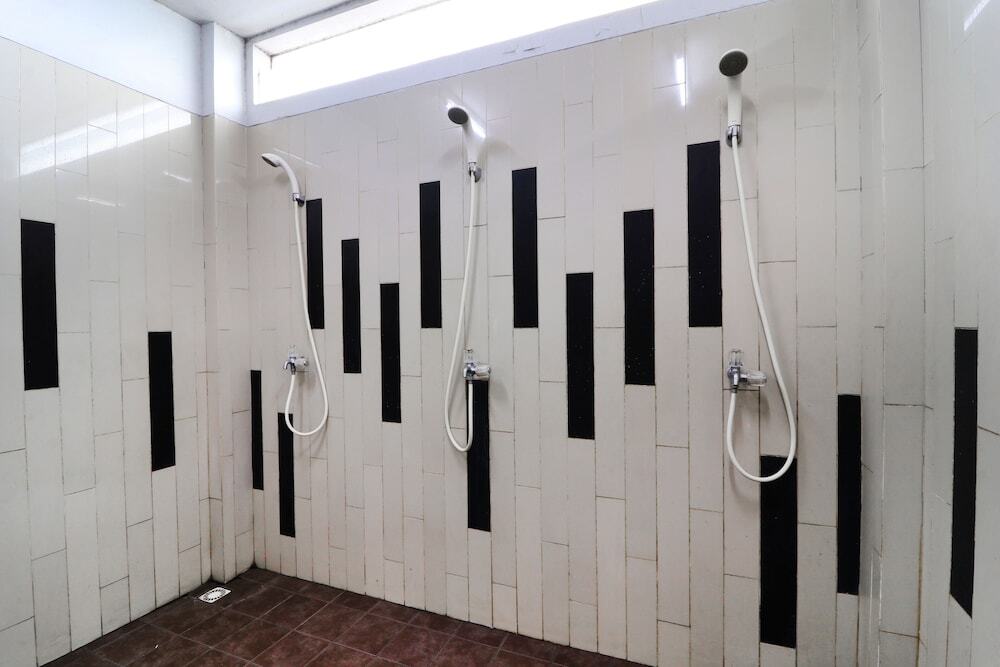 Джакарта: Adaru Property @ Apartemen Green Pramuka