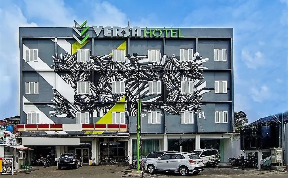 Versa Hotel — фото 1