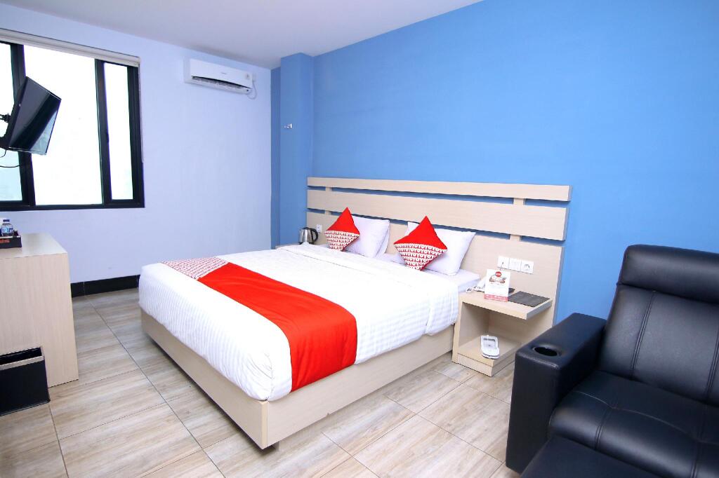 Паданг: Budget Hotel By The Harbour