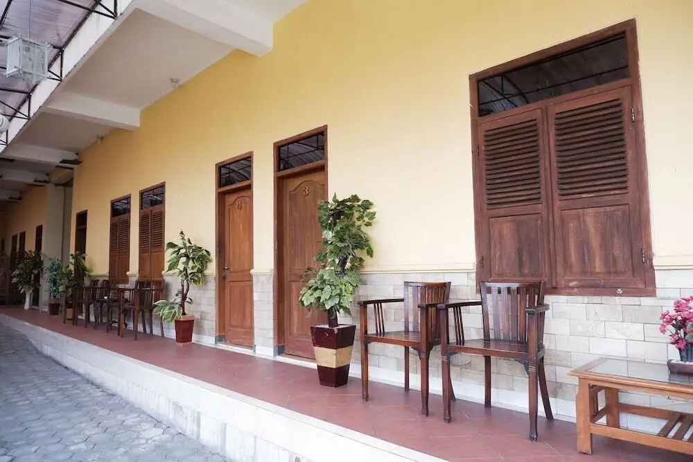 Каласан: OYO 405 Wisma Yosoputro