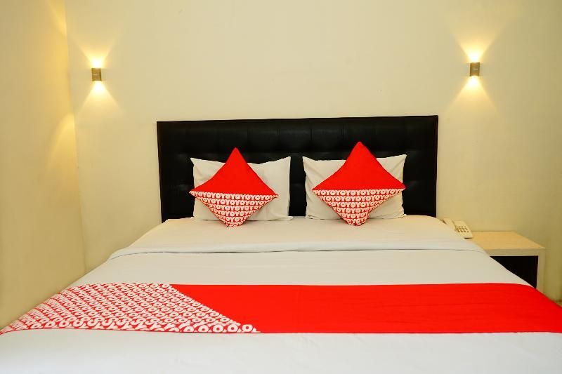Пангкалпинанг: Oyo 629 Grand Vella Hotel