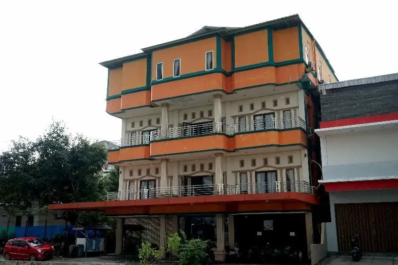 Oyo 629 Grand Vella Hotel — фото 1