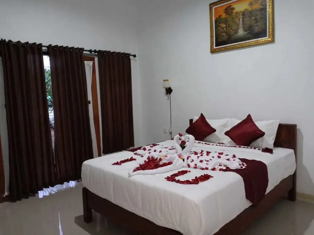 Пенида: Santhi Guna Bungalow