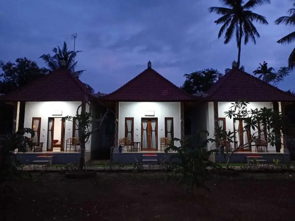 Пенида: Santhi Guna Bungalow