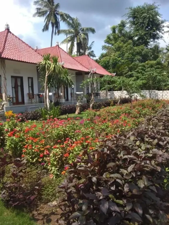 Пенида: Santhi Guna Bungalow