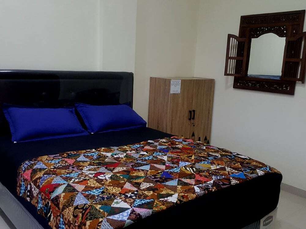 Депок: Family Home Ratmono JIH