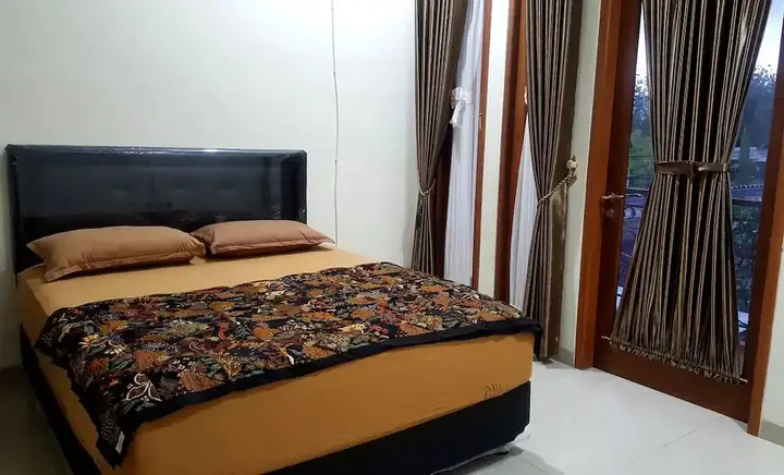 Депок: Family Home Ratmono JIH