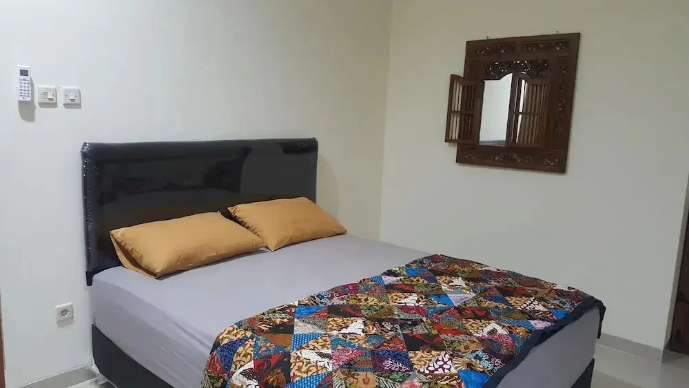 Депок: Family Home Ratmono JIH