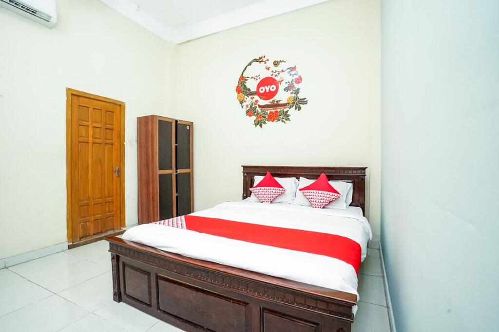 Сурабая: OYO 475 Kartika Syariah Homestay