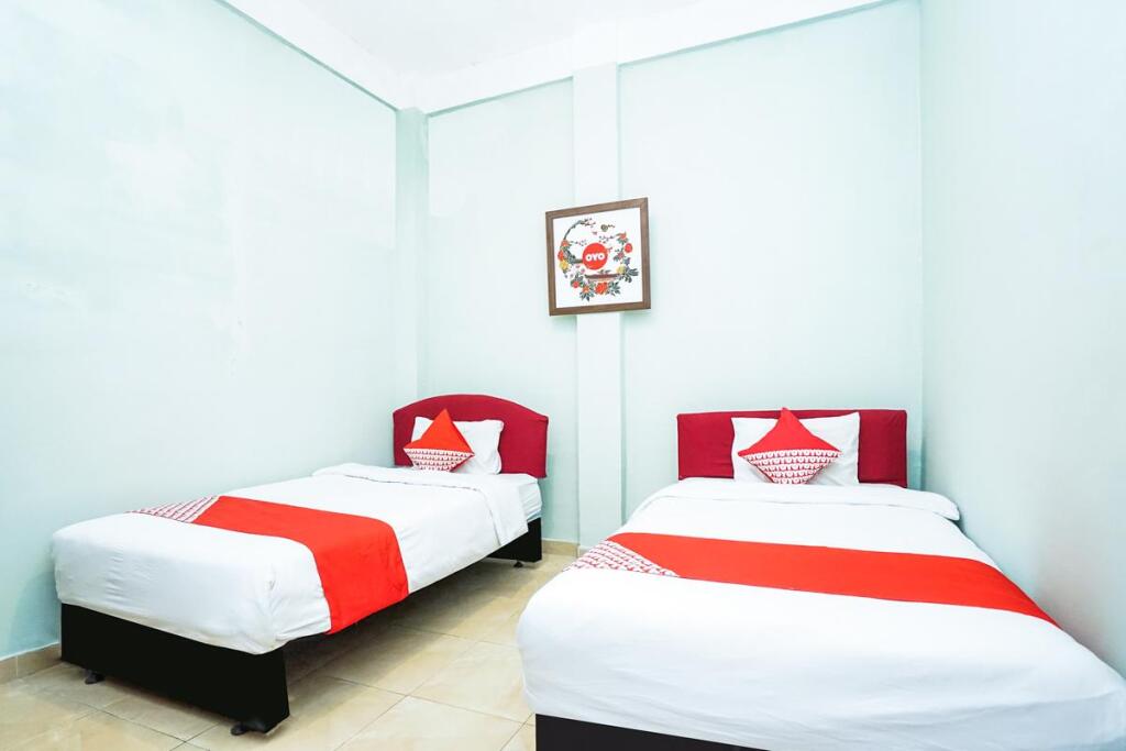 Сурабая: OYO 475 Kartika Syariah Homestay