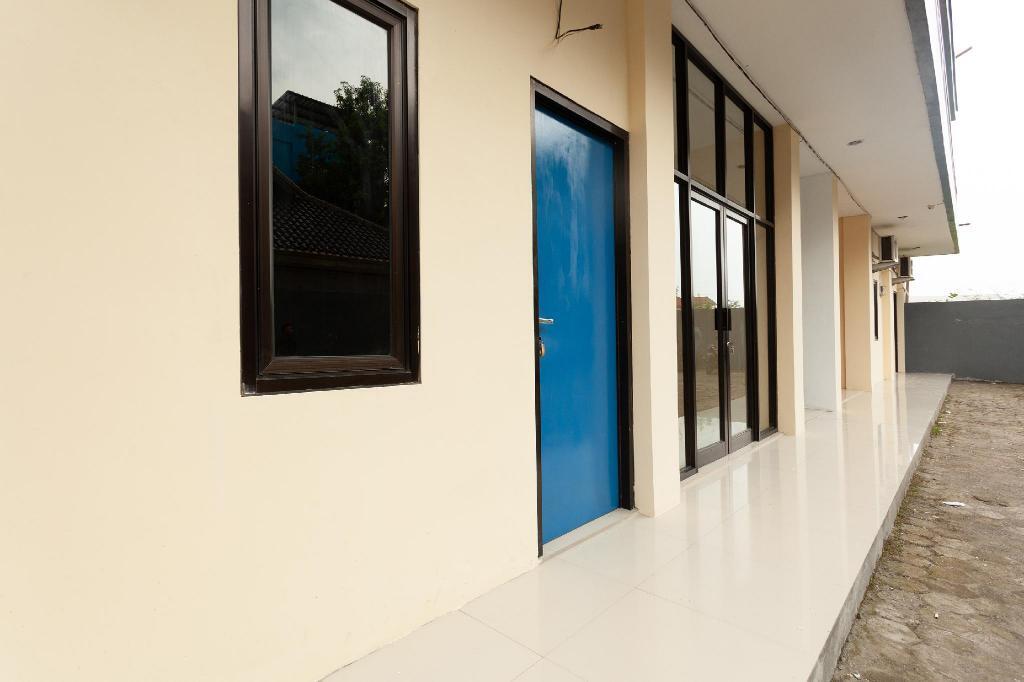 Чиребон: Super OYO 588 Richmond Guest House