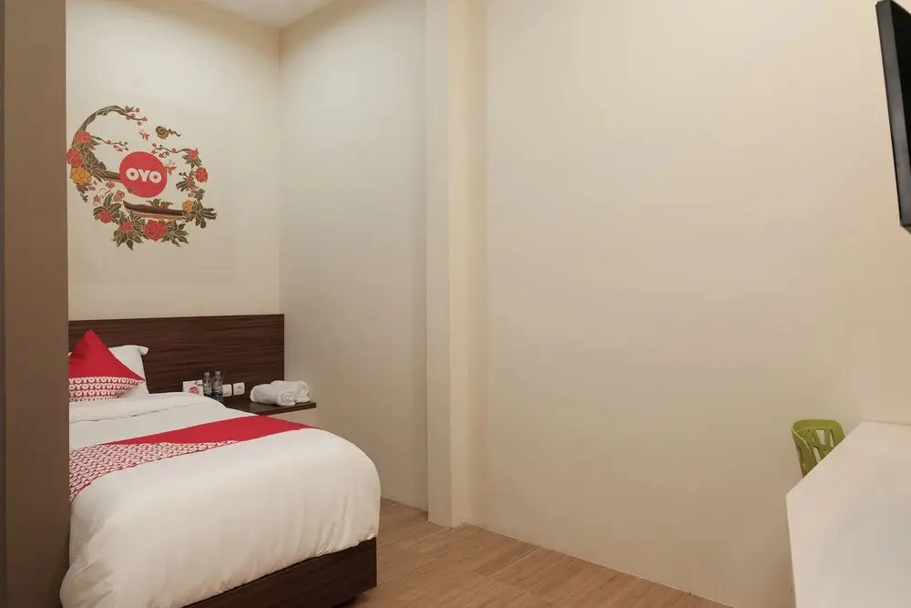 Джембер: Oyo 620 The Peak Guest House Syariah