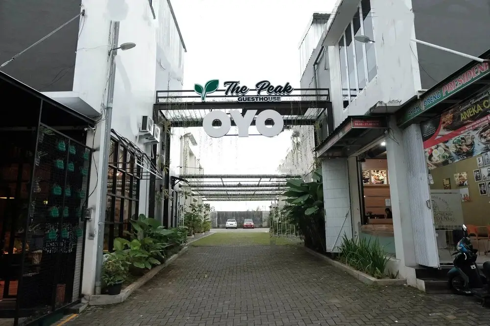 Джембер: Oyo 620 The Peak Guest House Syariah