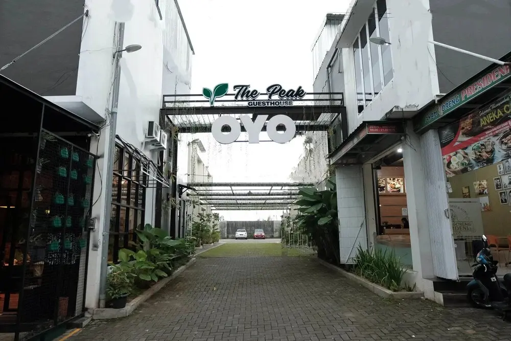 Джембер: Oyo 620 The Peak Guest House Syariah