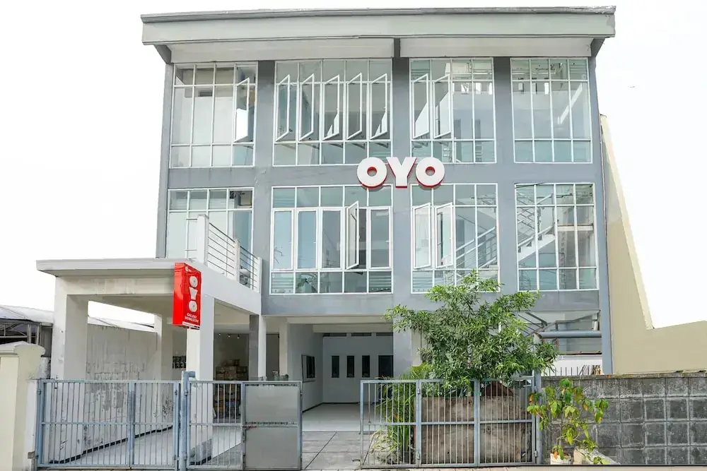 Сурабая: OYO 661 Galaxy Homestay