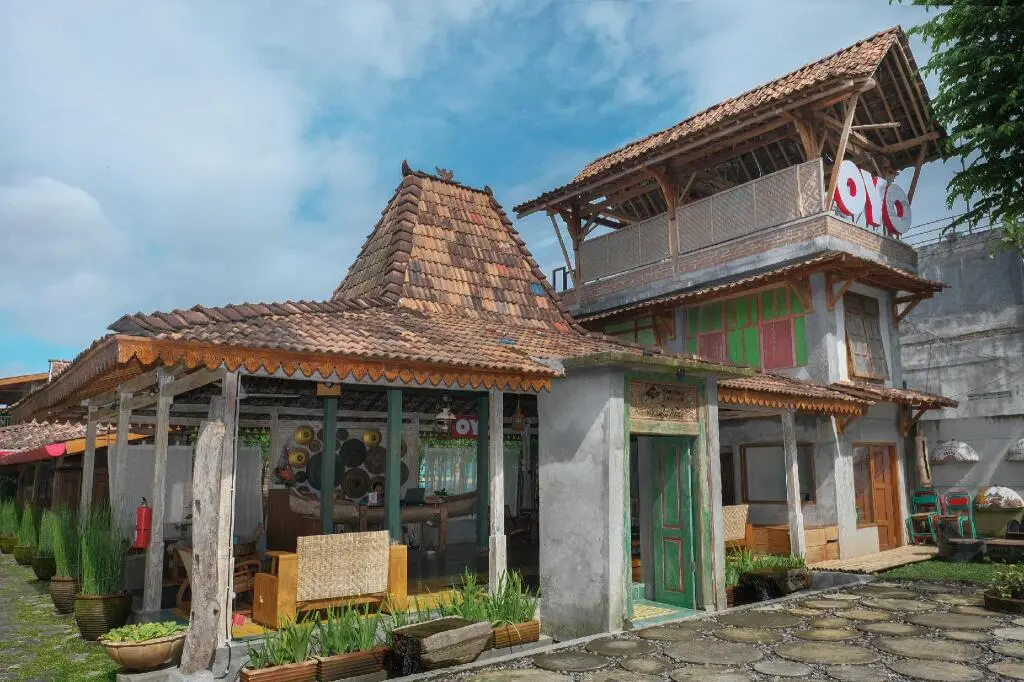 Депок: Kampung Lawasan Heritage Cottage