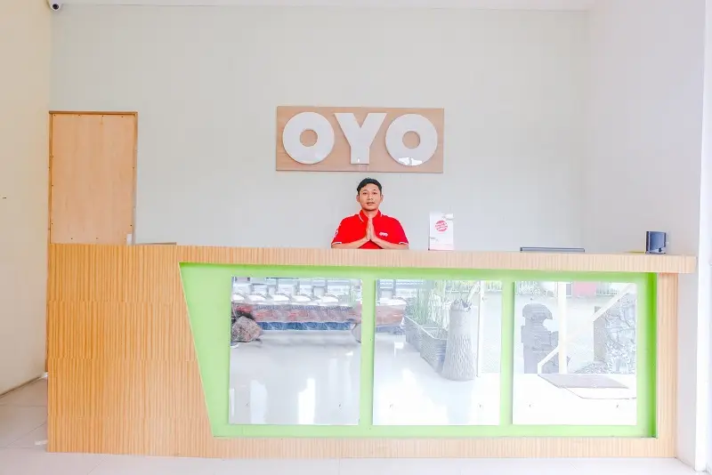 Бату: Oyo 667 Demilo Inn