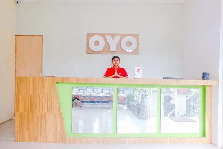 Бату: Oyo 667 Demilo Inn
