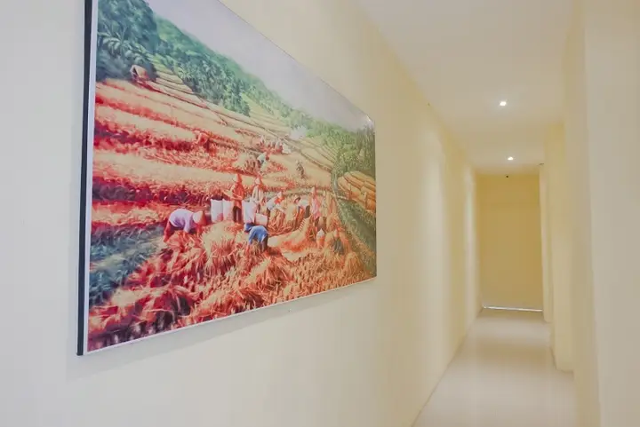 Бату: Oyo 667 Demilo Inn