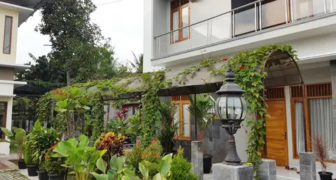 Embe Joglo Homestay — фото 1