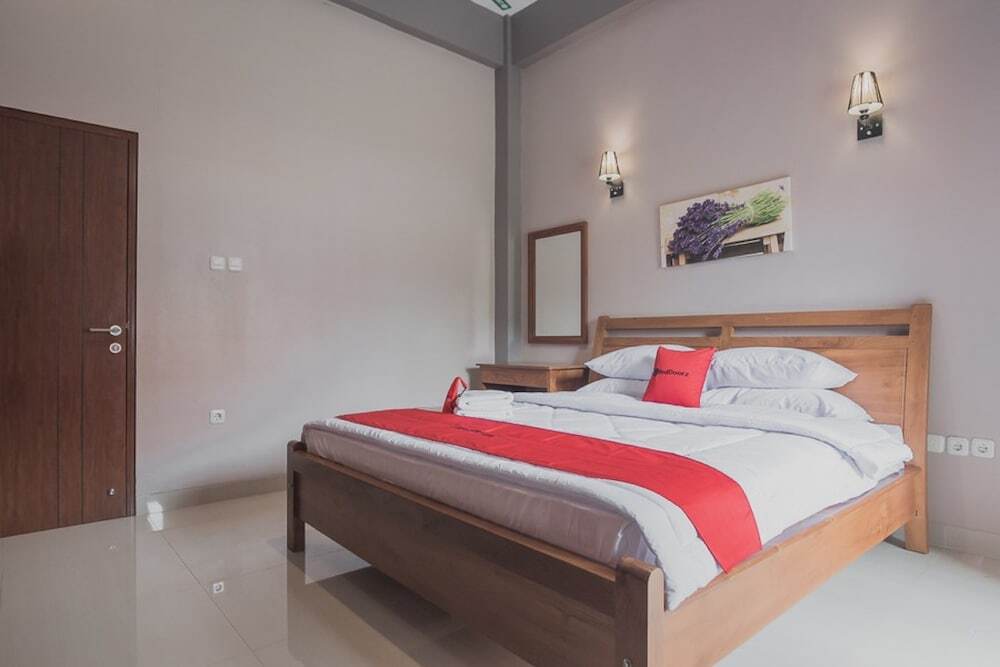 Сизаруа: RedDoorz Syariah @ Cisarua Puncak Bogor
