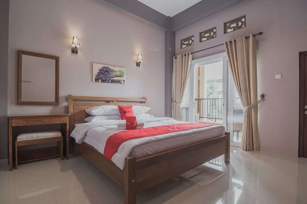 Сизаруа: RedDoorz Syariah @ Cisarua Puncak Bogor
