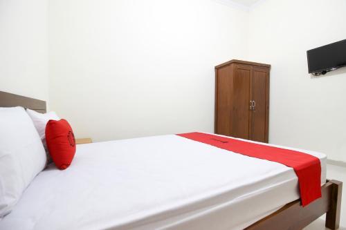 Ngaglik: RedDoorz near UII Jakal 2