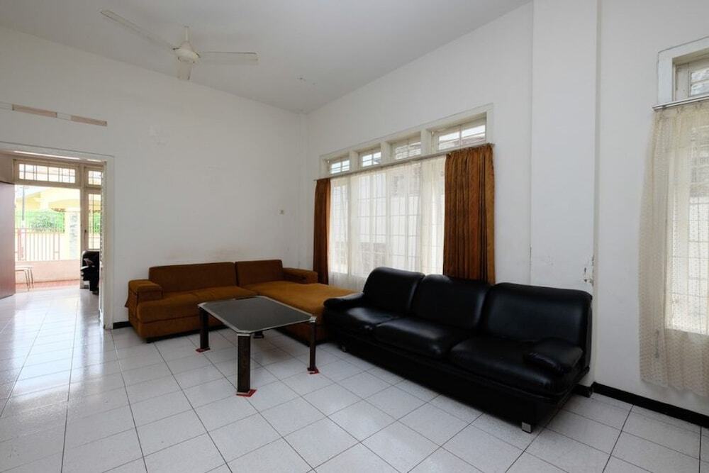 Пурвокерто: RedDoorz near Moro Mall Purwokerto
