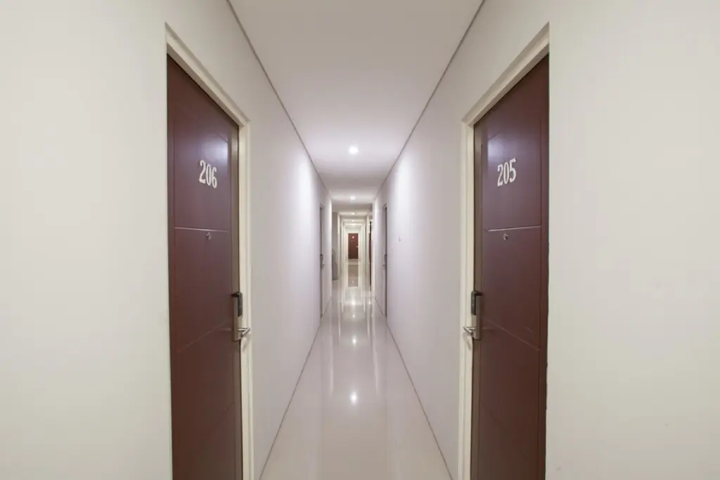 Сурабая: RedDoorz near Pasar Turi Station