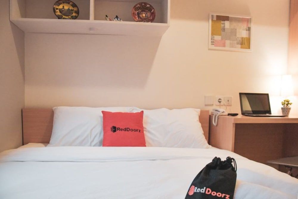 Джакарта: RedDoorz Plus near Manggarai Station 3