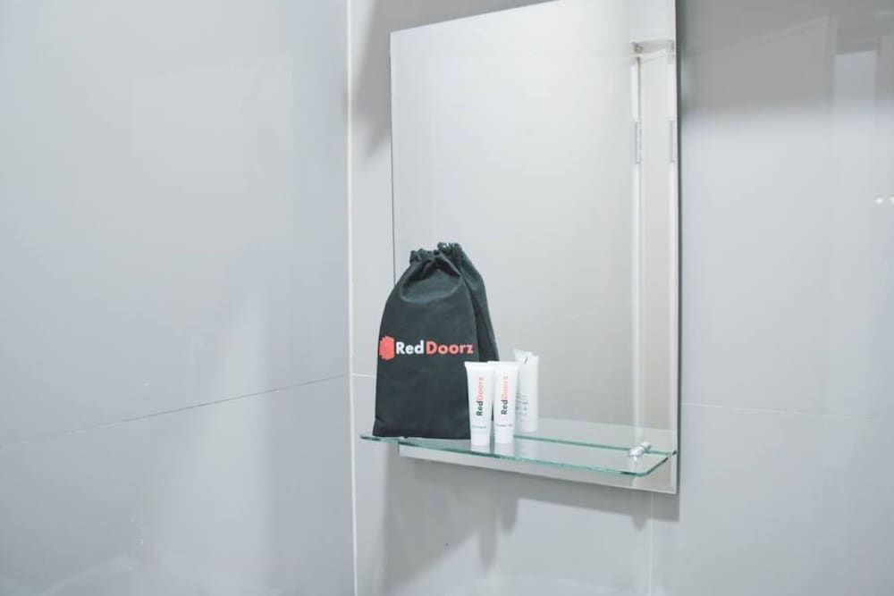 Джакарта: RedDoorz Plus near Manggarai Station 3