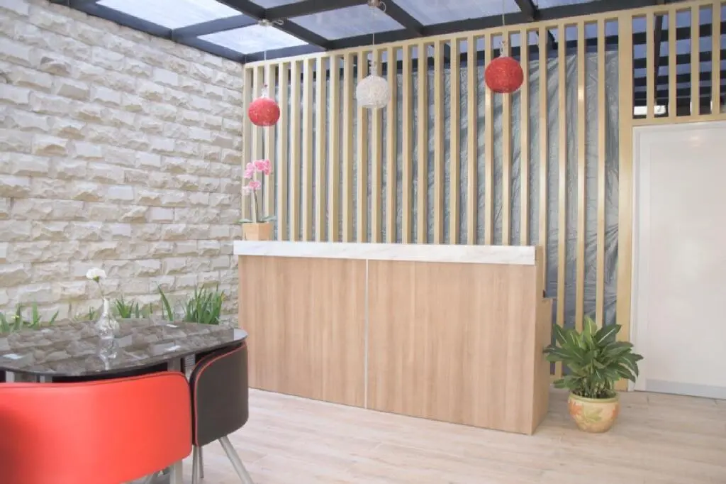 Джакарта: RedDoorz Plus near Manggarai Station 3
